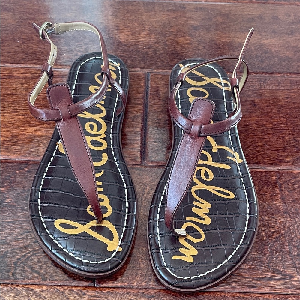 Sam Edelman Brown T-Strap Croc-Embossed Flat Sandals